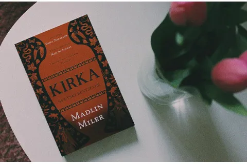 Prikaz knjige ‘’Kirka’’ autorke Madlin Midler