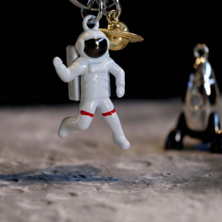 PRIVJESAK ZA KLJUČEVE-METAL- Lifestyle  -Astronaut with Black Screen 