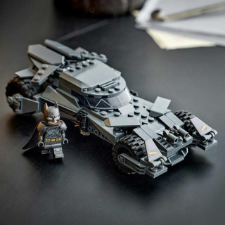 LEGO BATMAN vs SUPERMAN:BATMOBILE 9+ 