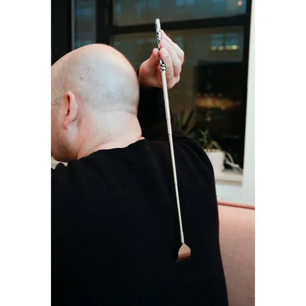 ČEŠKALICA ZA LEĐA ŠTAMPA 