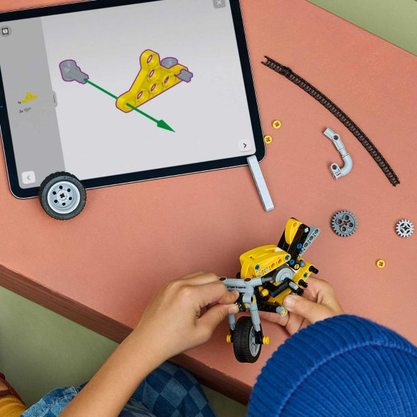 LEGO ŽUTI MOTOR 7+ 