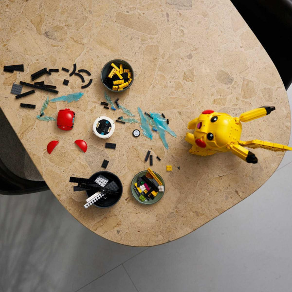 LEGO PIKACHU I POKEBALL 18+ 