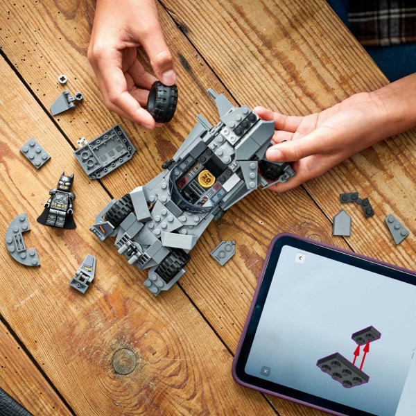 LEGO BATMAN vs SUPERMAN:BATMOBILE 9+ 