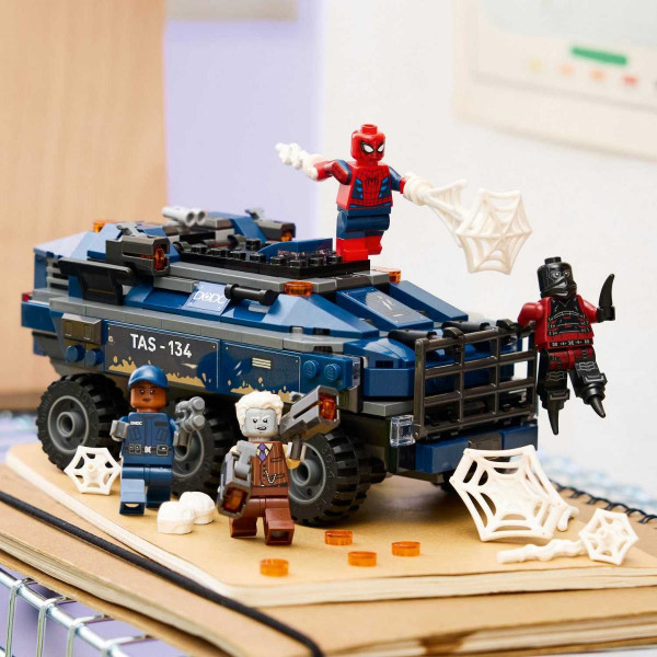 SPIDER-MAN -POTJERA ZA ZATVORSKIM VOZILOM 