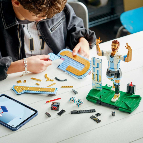 LEGO LIONEL MESSI-FUDBALSKA LEGENDA 