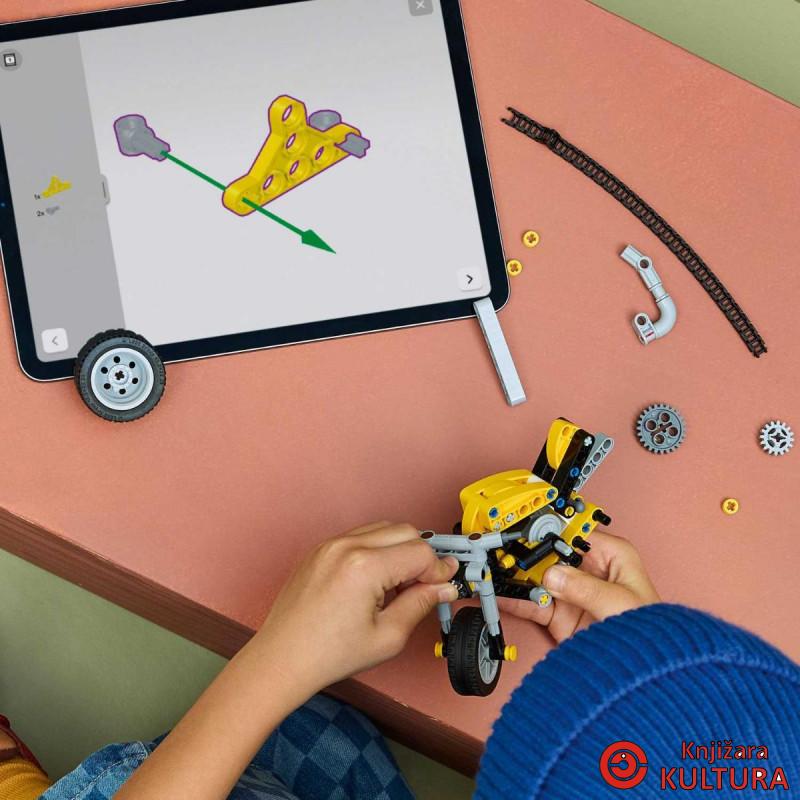 LEGO ŽUTI MOTOR 7+ 