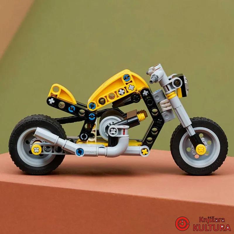 LEGO ŽUTI MOTOR 7+ 